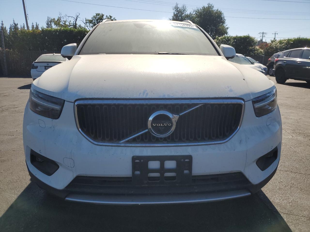 VOLVO XC40 T5 MOMENTUM