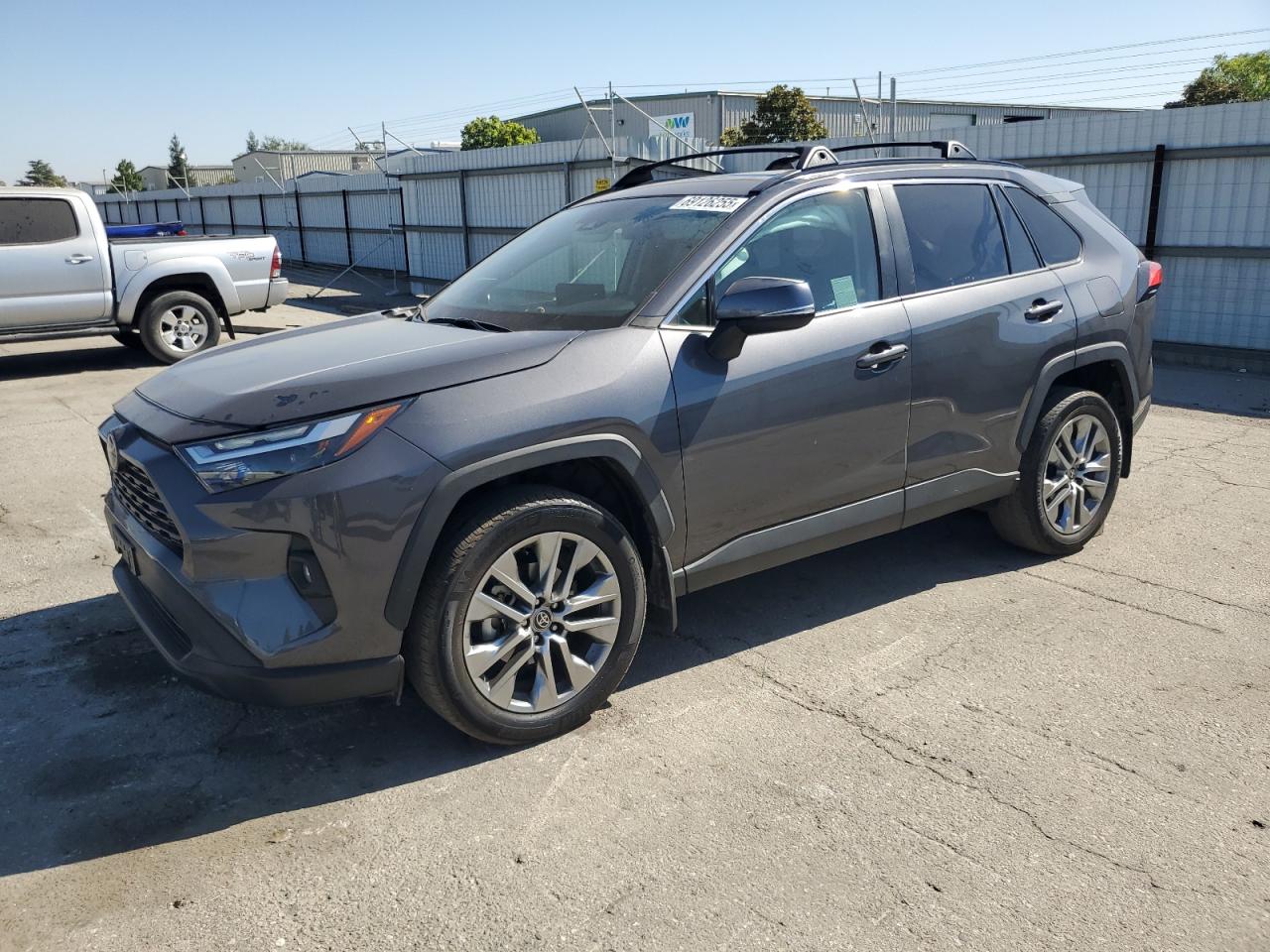 TOYOTA RAV4 XLE PREMIUM