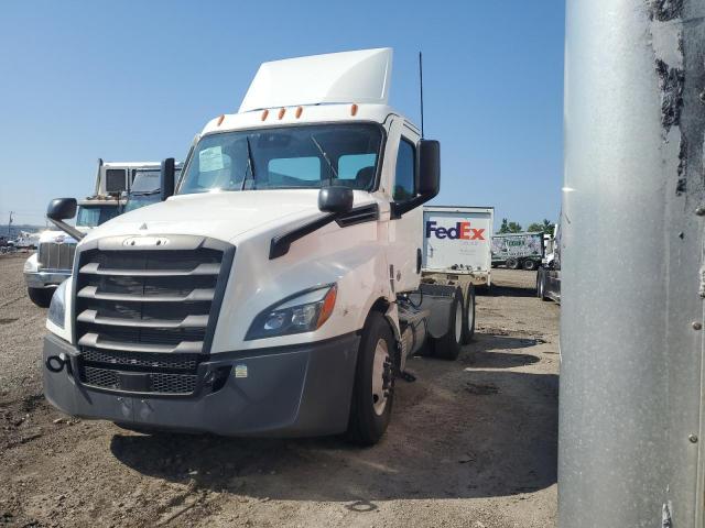 FREIGHTLINER CASCADIA 1 2025 white  diesel 3AKJHLDV1SDVV3652 photo #1