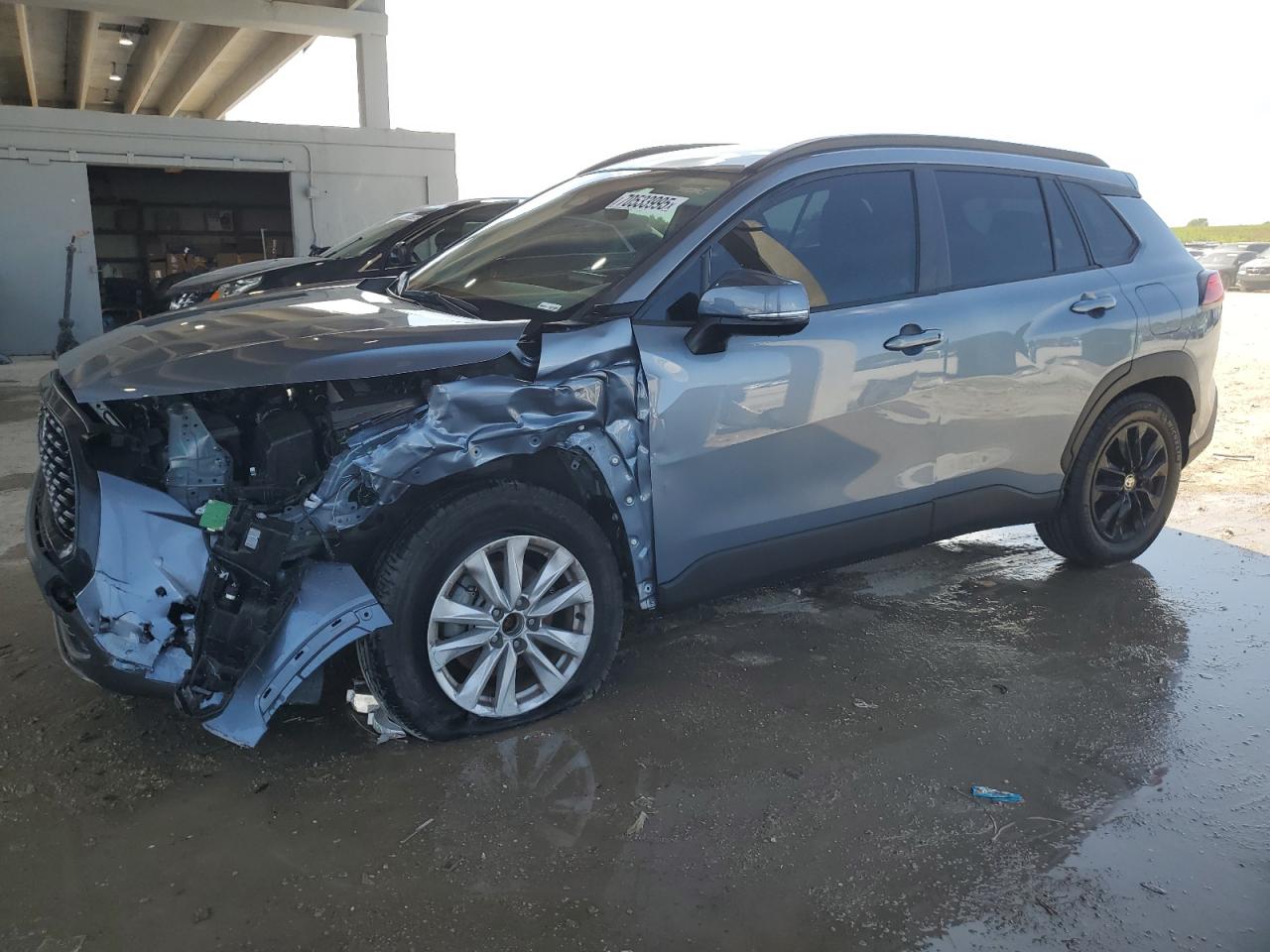 TOYOTA COROLLA CROSS LE