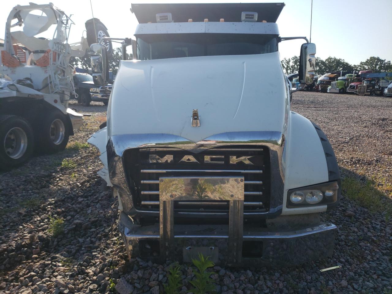 Lot #3315905136 2020 MACK GRANITE