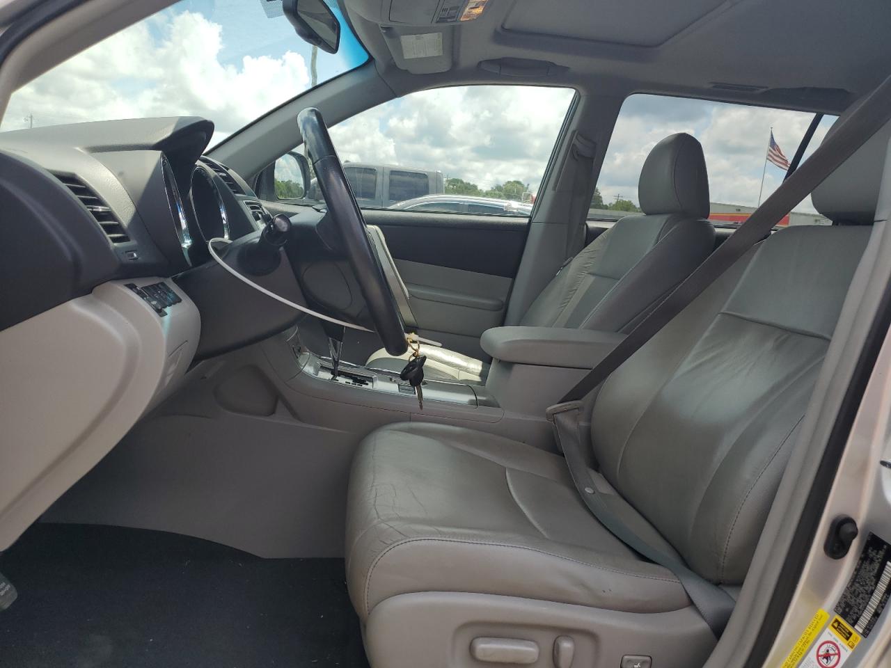 TOYOTA HIGHLANDER BASE