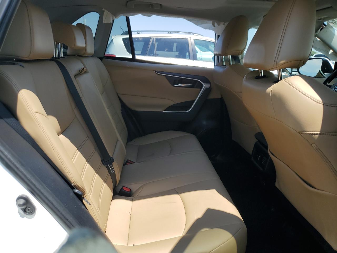 TOYOTA RAV4 XLE PREMIUM