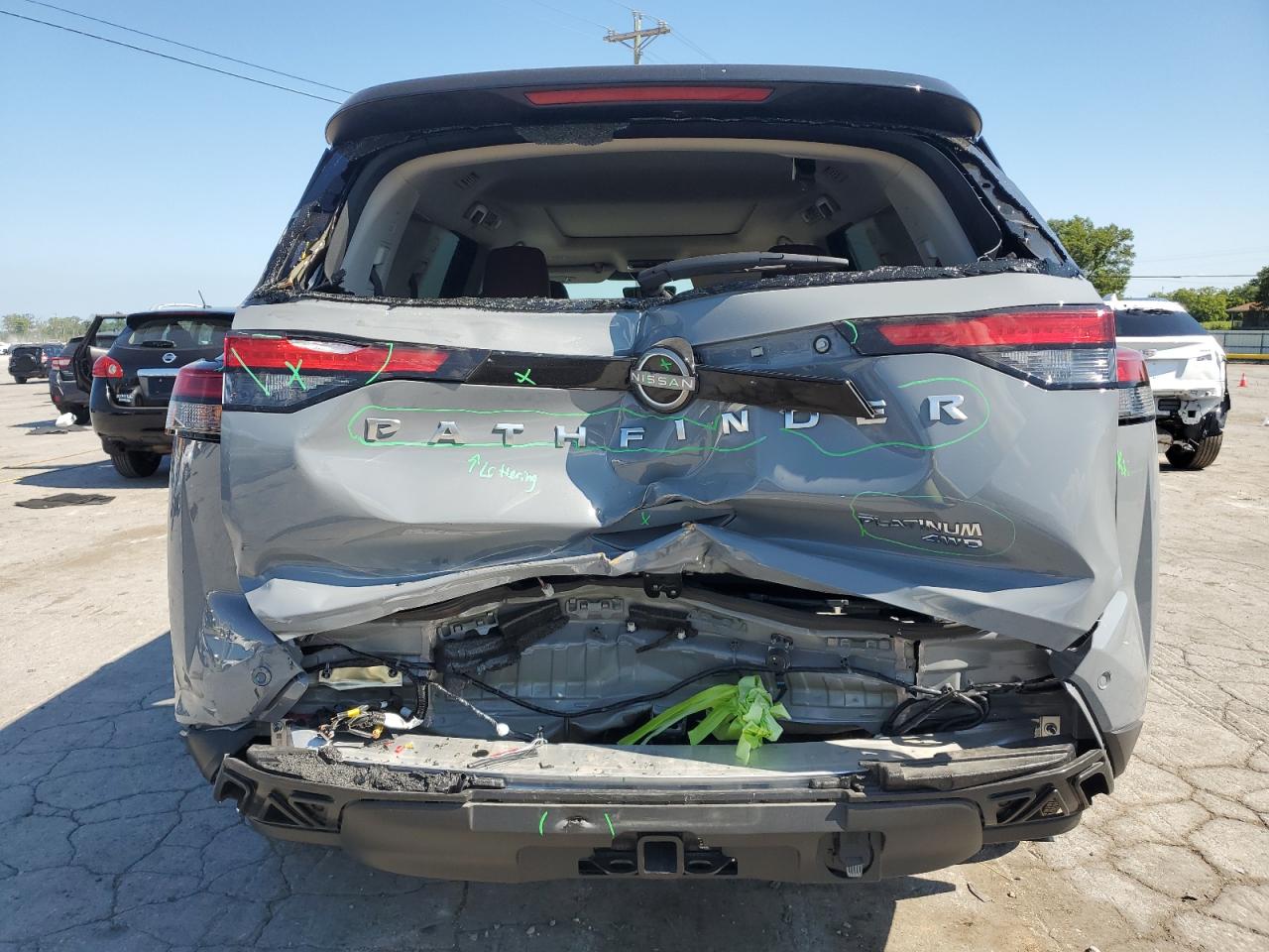 NISSAN PATHFINDER PLATINUM