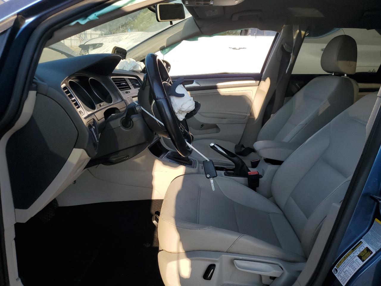 VOLKSWAGEN GOLF SPORTSVAN S