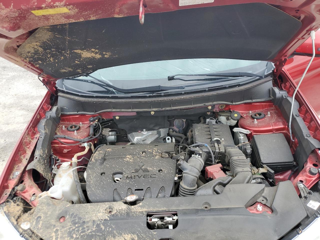 MITSUBISHI OUTLANDER SE