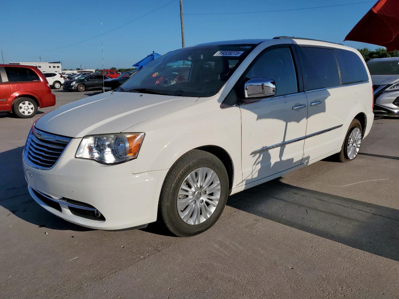 CHRYSLER TOWN & COUNTRY TOURING L