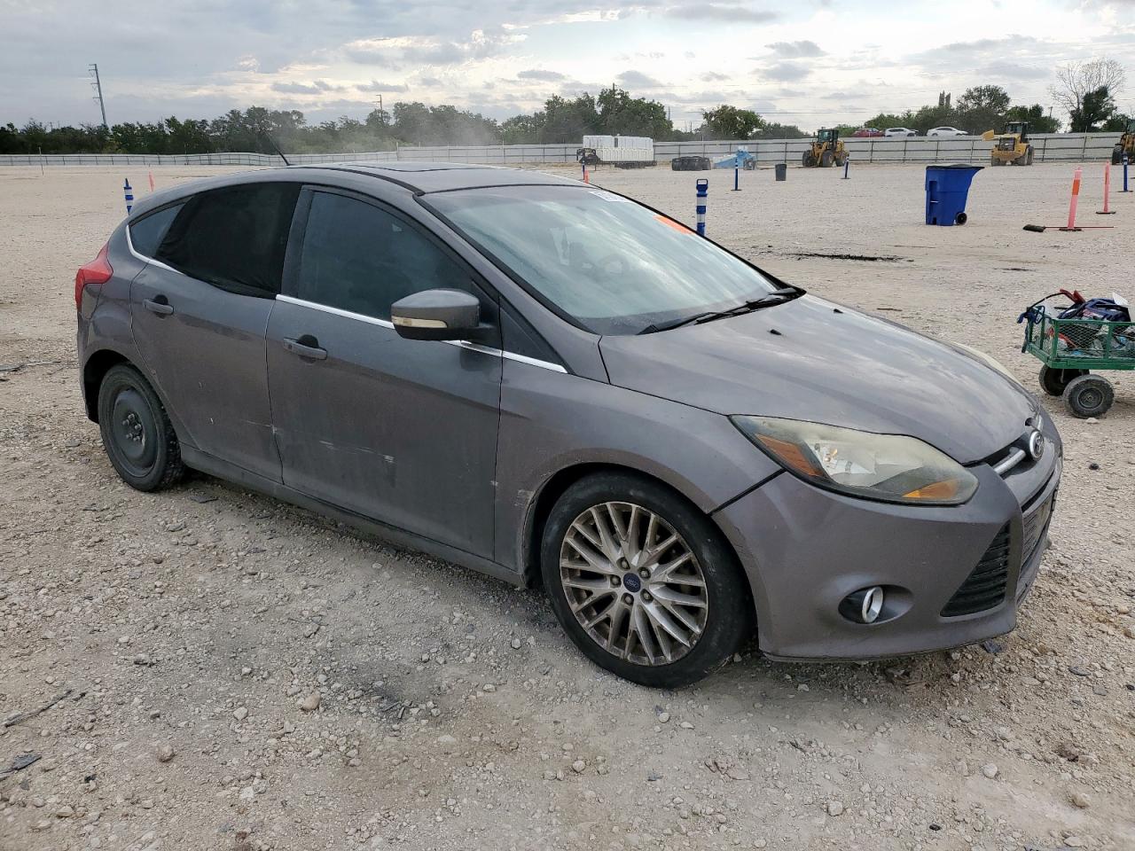 FORD FOCUS TITANIUM
