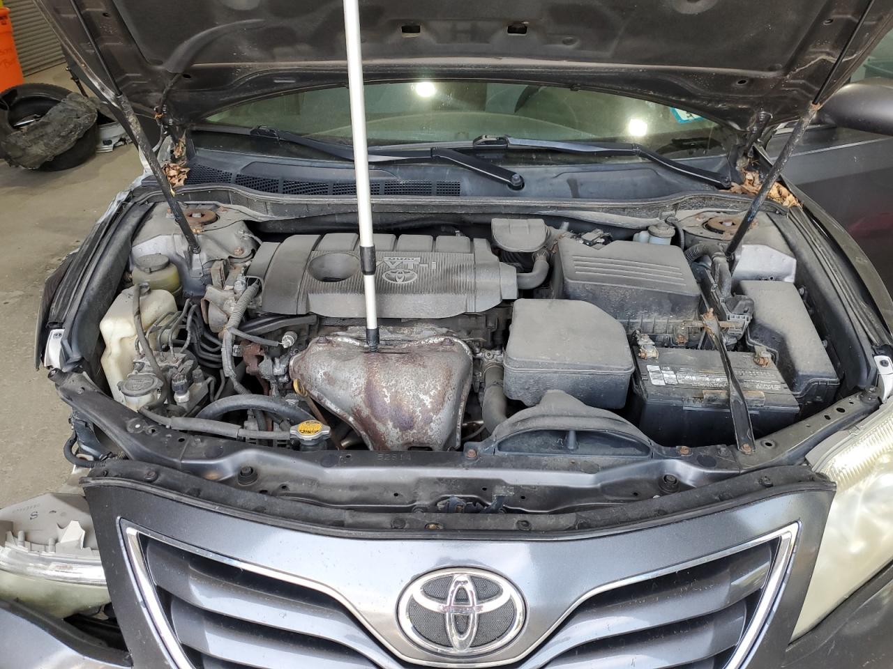 TOYOTA CAMRY BASE