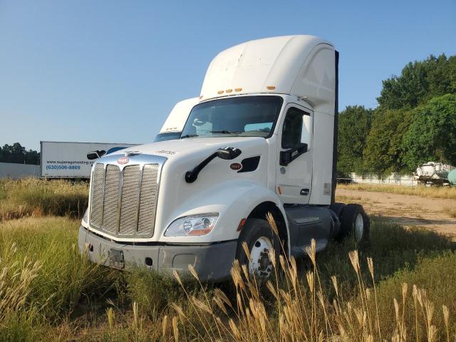 PETERBILT TRACTOR 579 2016 white tractor diesel 1XPBA48X8GD339542 photo #3