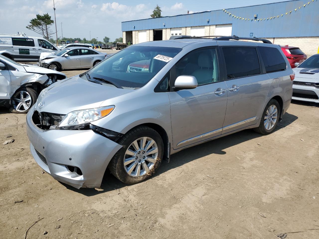 TOYOTA SIENNA XLE