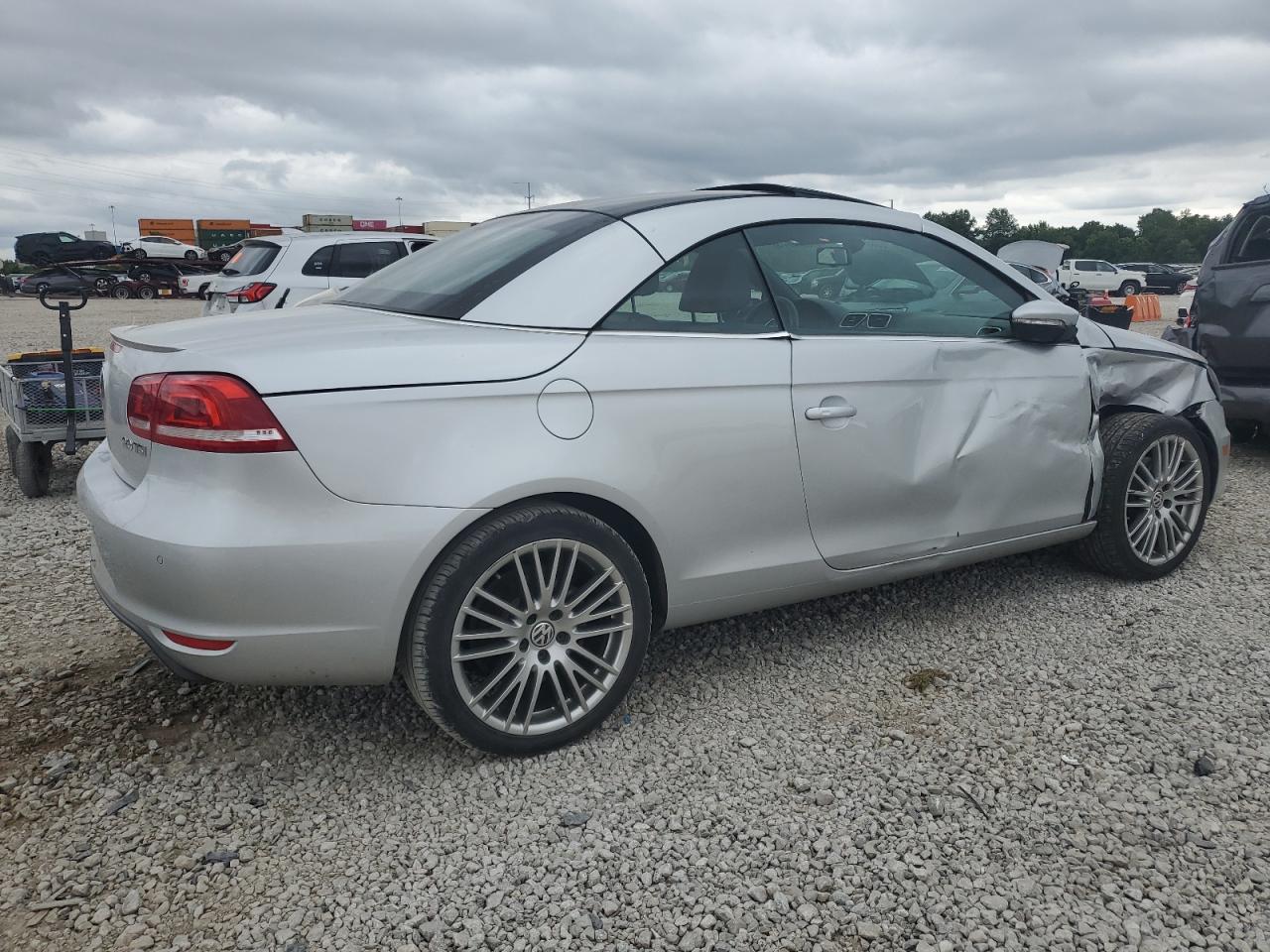 Lot #3316718417 2012 VOLKSWAGEN EOS LUX