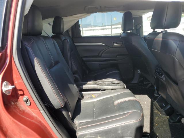 2019 TOYOTA HIGHLANDER SE 5TDKZRFH6KS570083