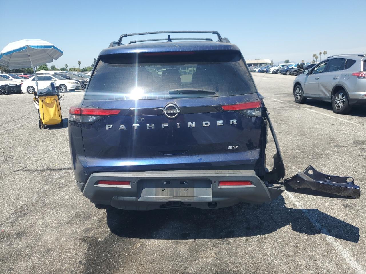 NISSAN PATHFINDER SV