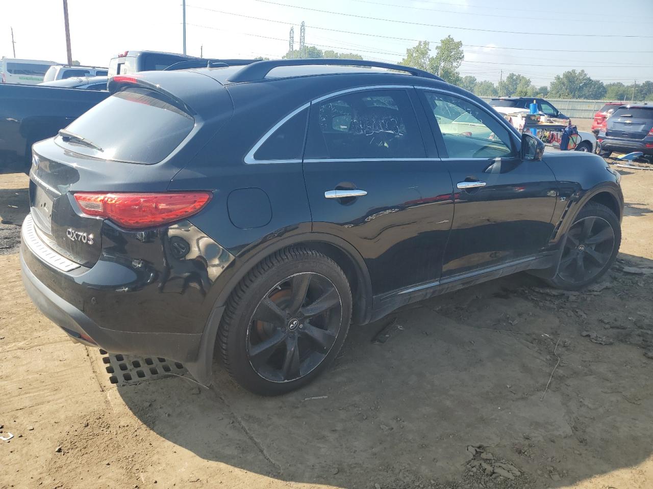 INFINITI QX70