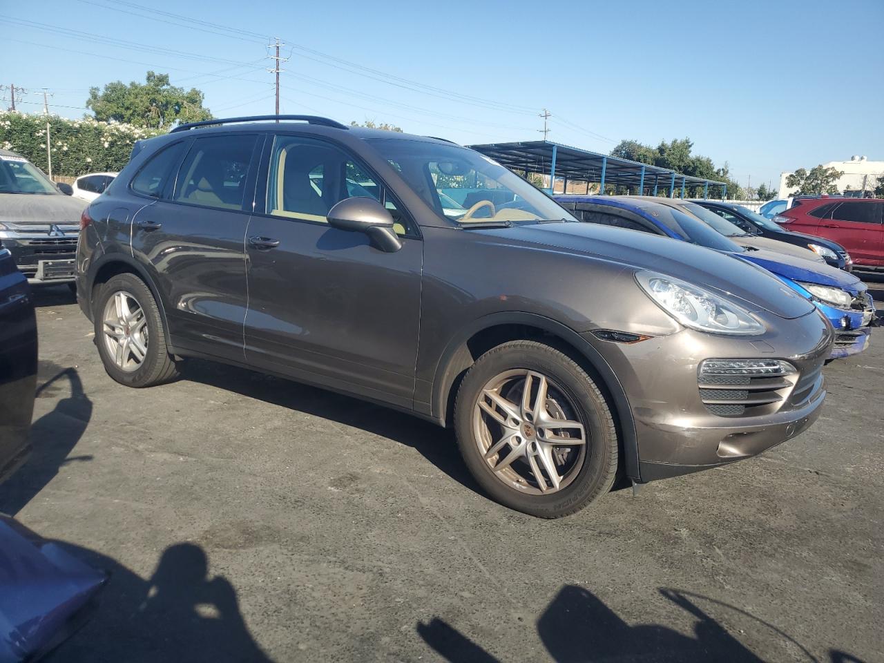 PORSCHE CAYENNE
