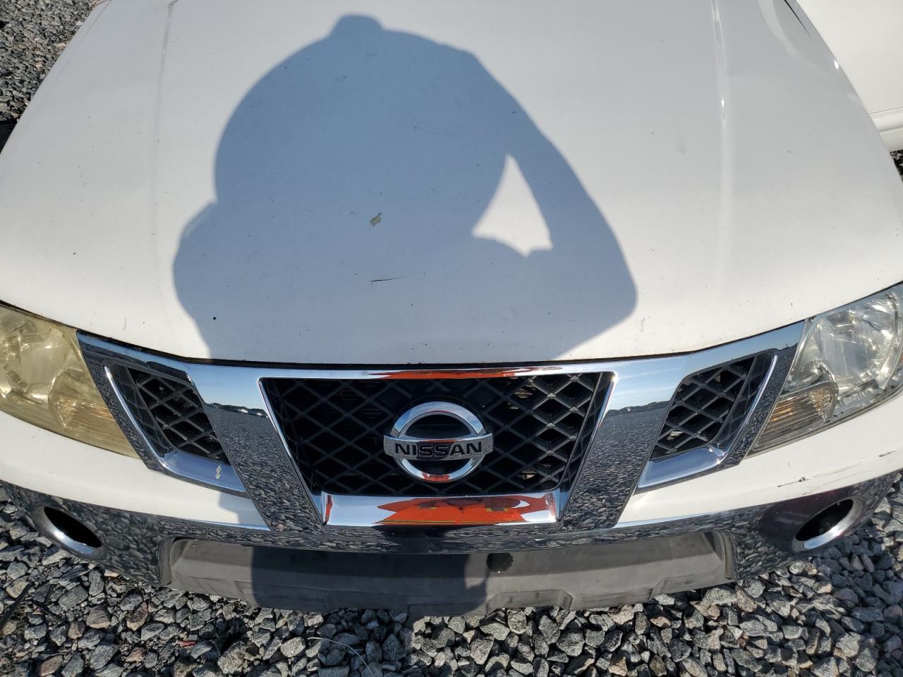 NISSAN FRONTIER CREW CAB SE