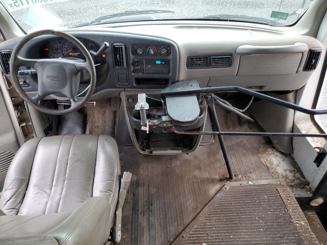 Lot #3291295468 2000 GMC SAVANA CUT