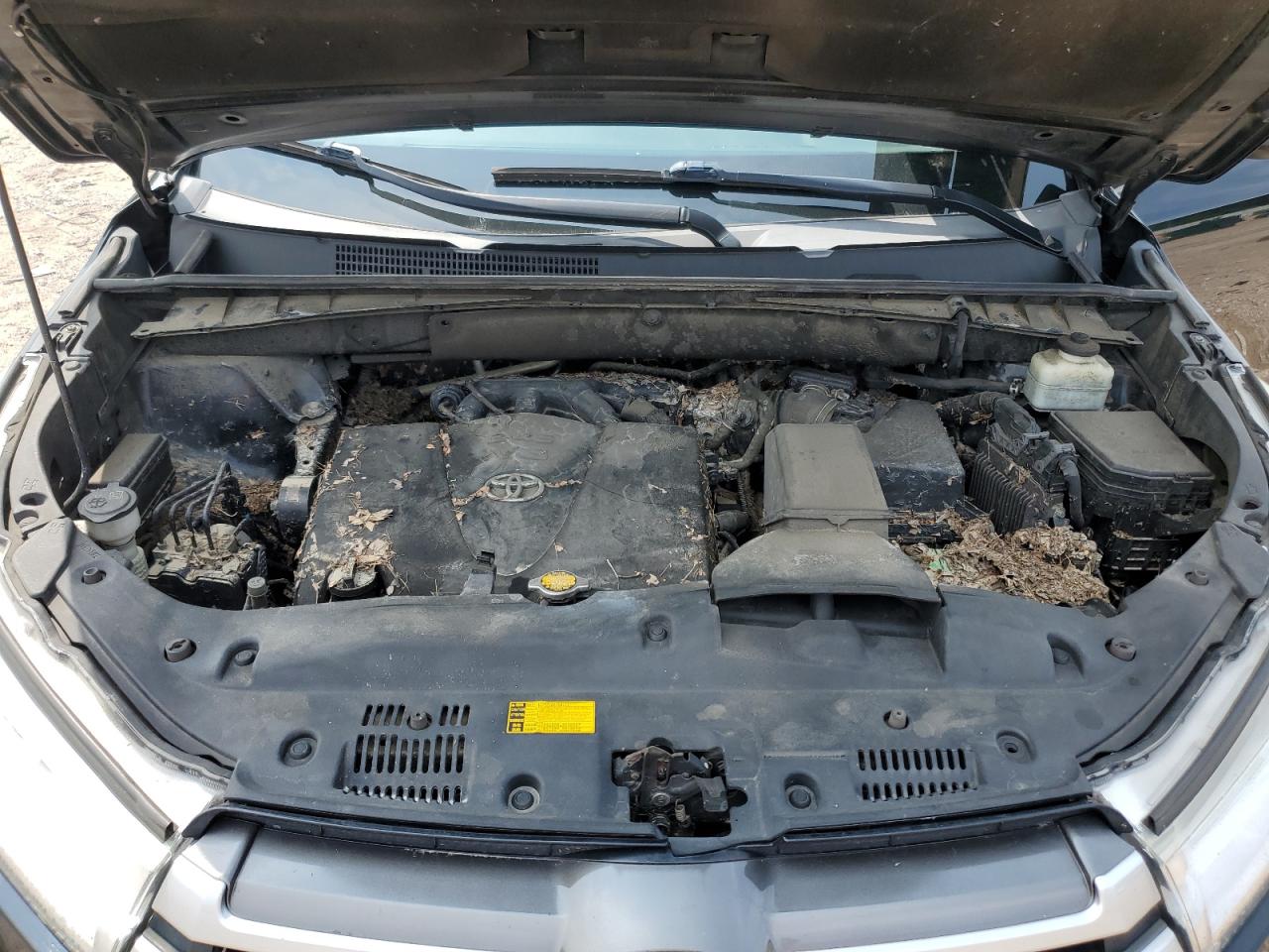 TOYOTA HIGHLANDER SE