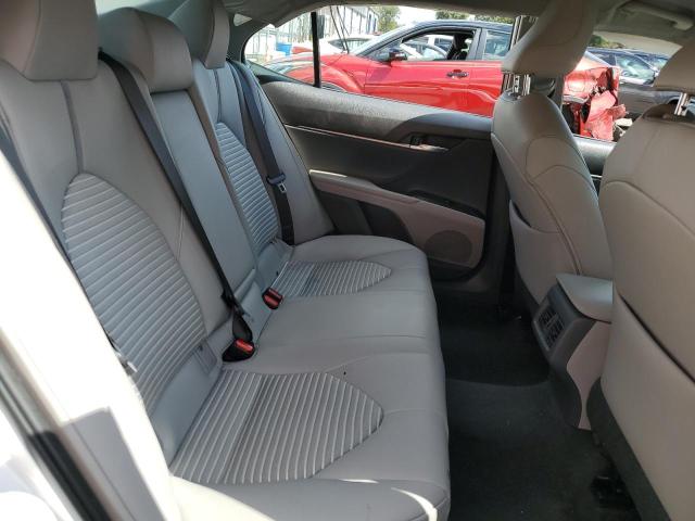 2018 TOYOTA CAMRY L 4T1B11HK2JU082143