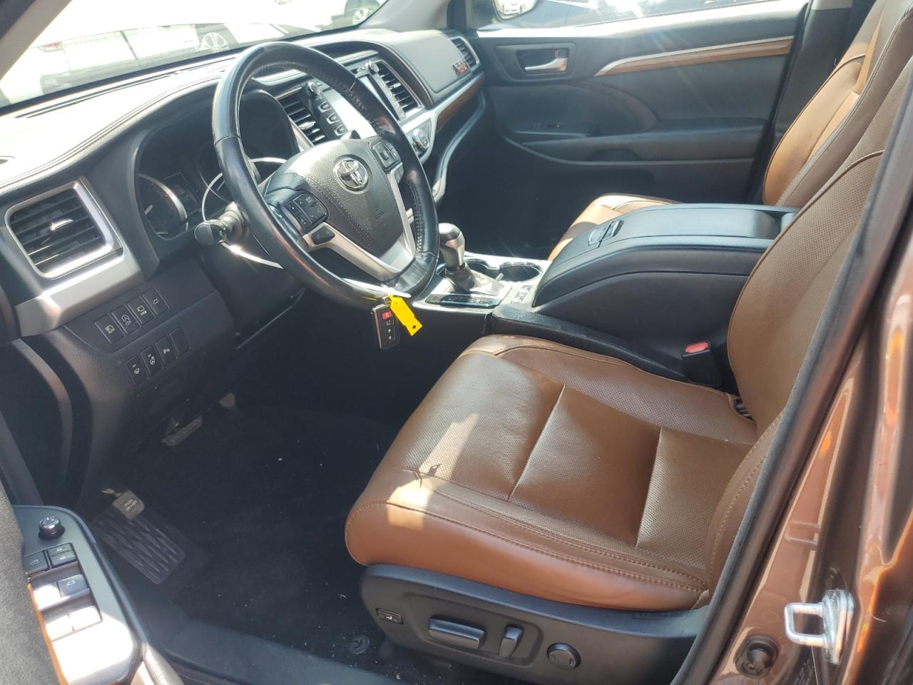 TOYOTA HIGHLANDER LIMITED