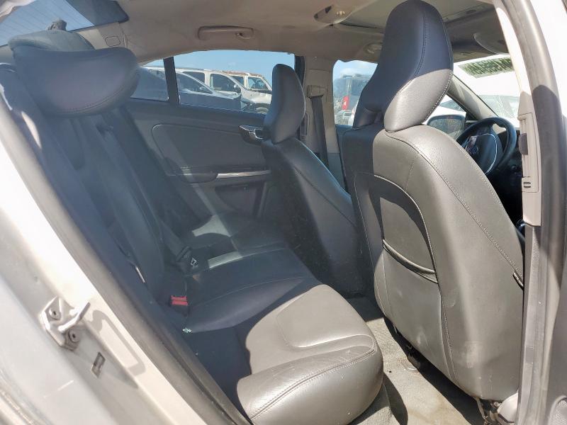 2015 VOLVO S60 PREMIE YV126MFK4F1355600