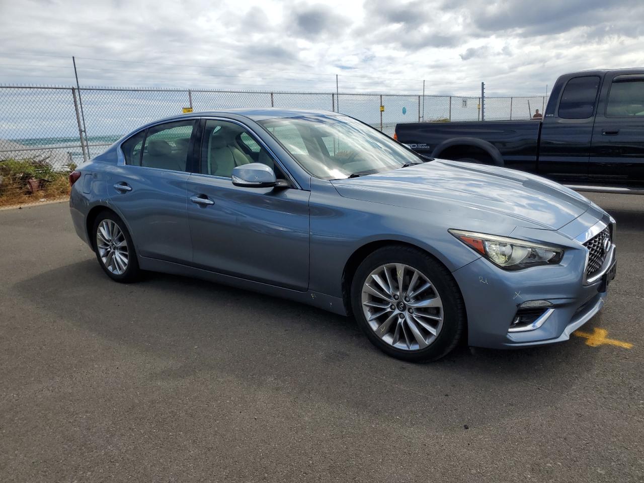 INFINITI Q50 LUXE