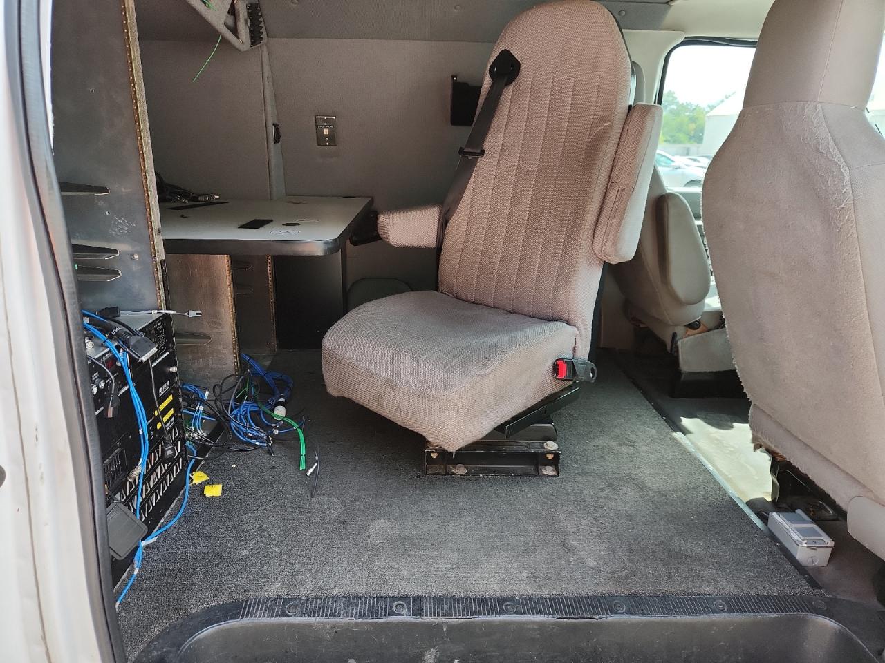 FORD ECONOLINE E350 SUPER DUTY VAN