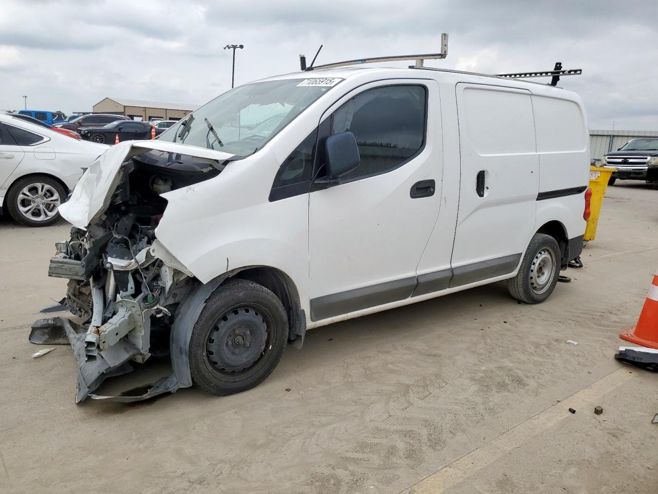 NISSAN NV200 2.5S