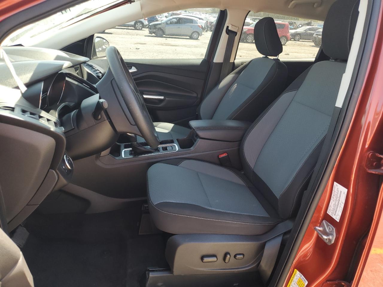 FORD ESCAPE SE