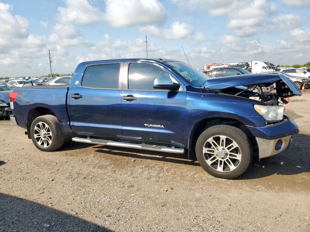 TOYOTA TUNDRA CREWMAX SR5