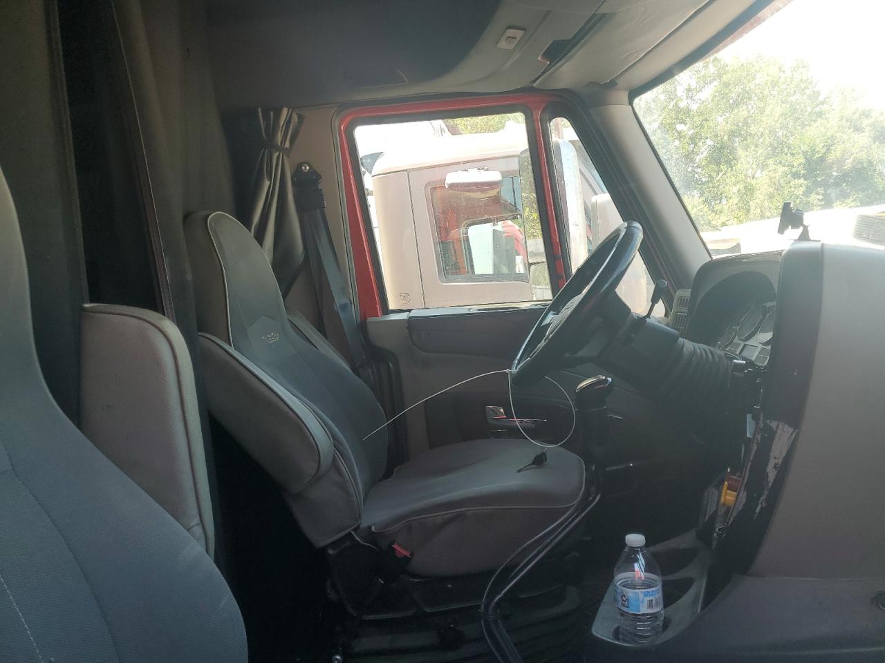 Lot #3211710502 2016 INTERNATIONAL LONESTAR