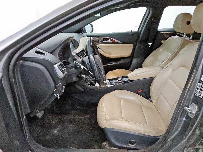 2018 INFINITI QX30 BASE SJKCH5CR2JA055541