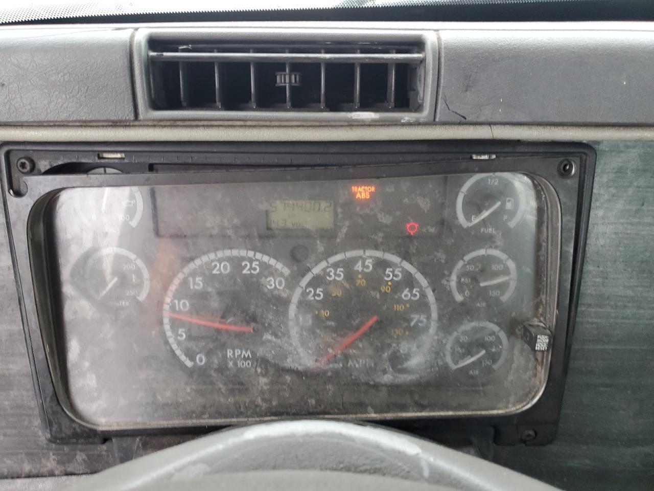 Lot #3229772368 2006 FREIGHTLINER COLUMBIA 1