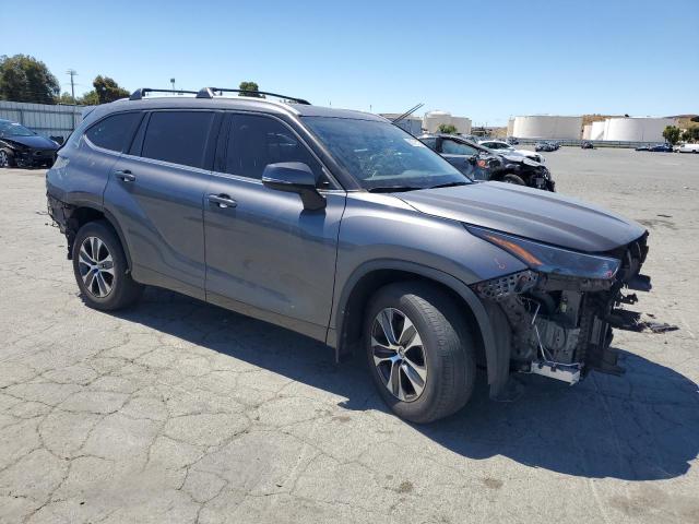 2022 TOYOTA HIGHLANDER XLE 5TDGZRAH8NS546692