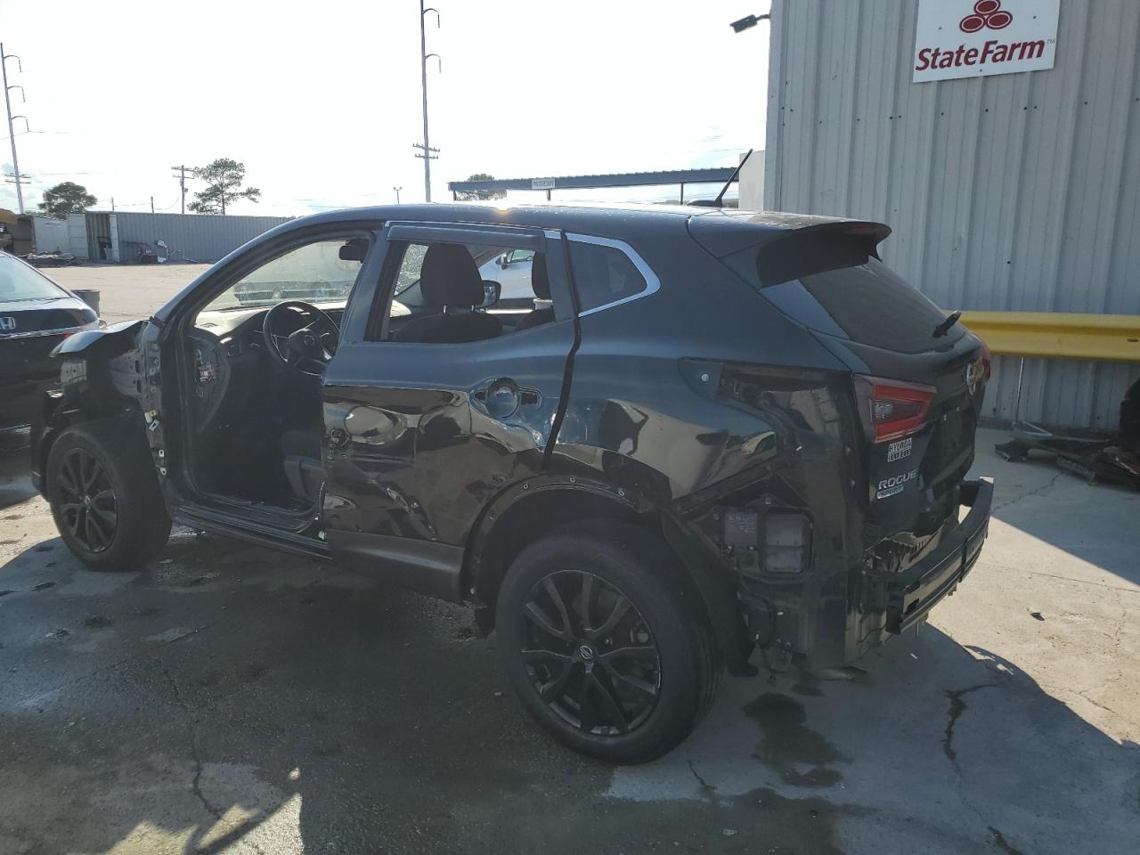 NISSAN ROGUE SPORT S