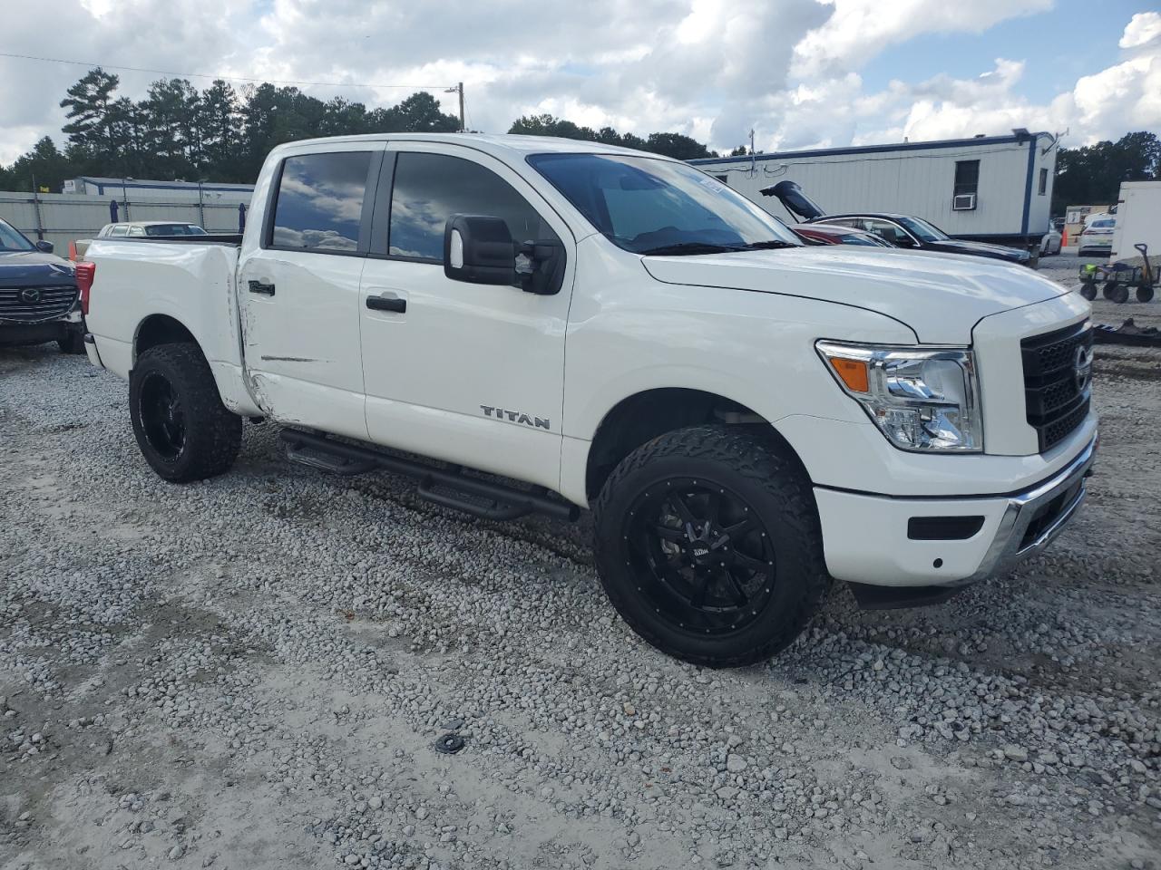 NISSAN TITAN SV