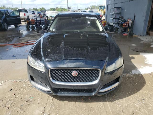 2017 JAGUAR XF SAJBR4BV8HCY33717