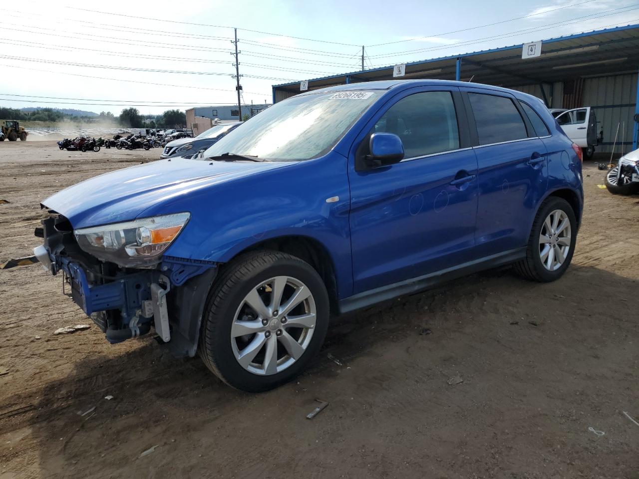 MITSUBISHI OUTLANDER SE