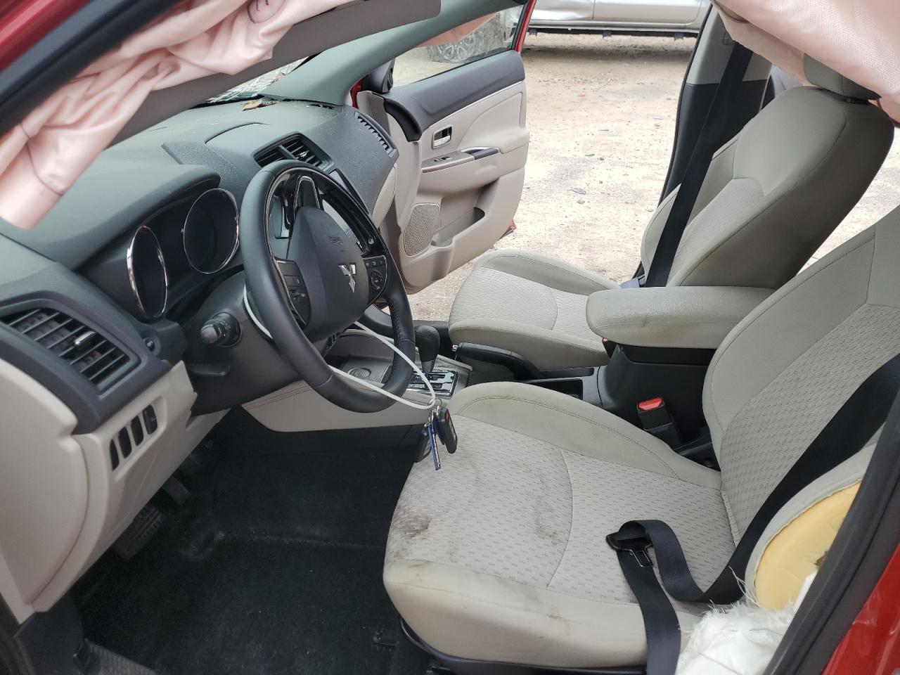 MITSUBISHI OUTLANDER SE