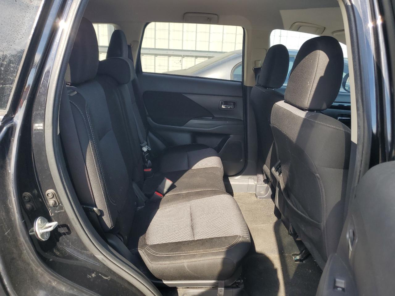 MITSUBISHI OUTLANDER ES