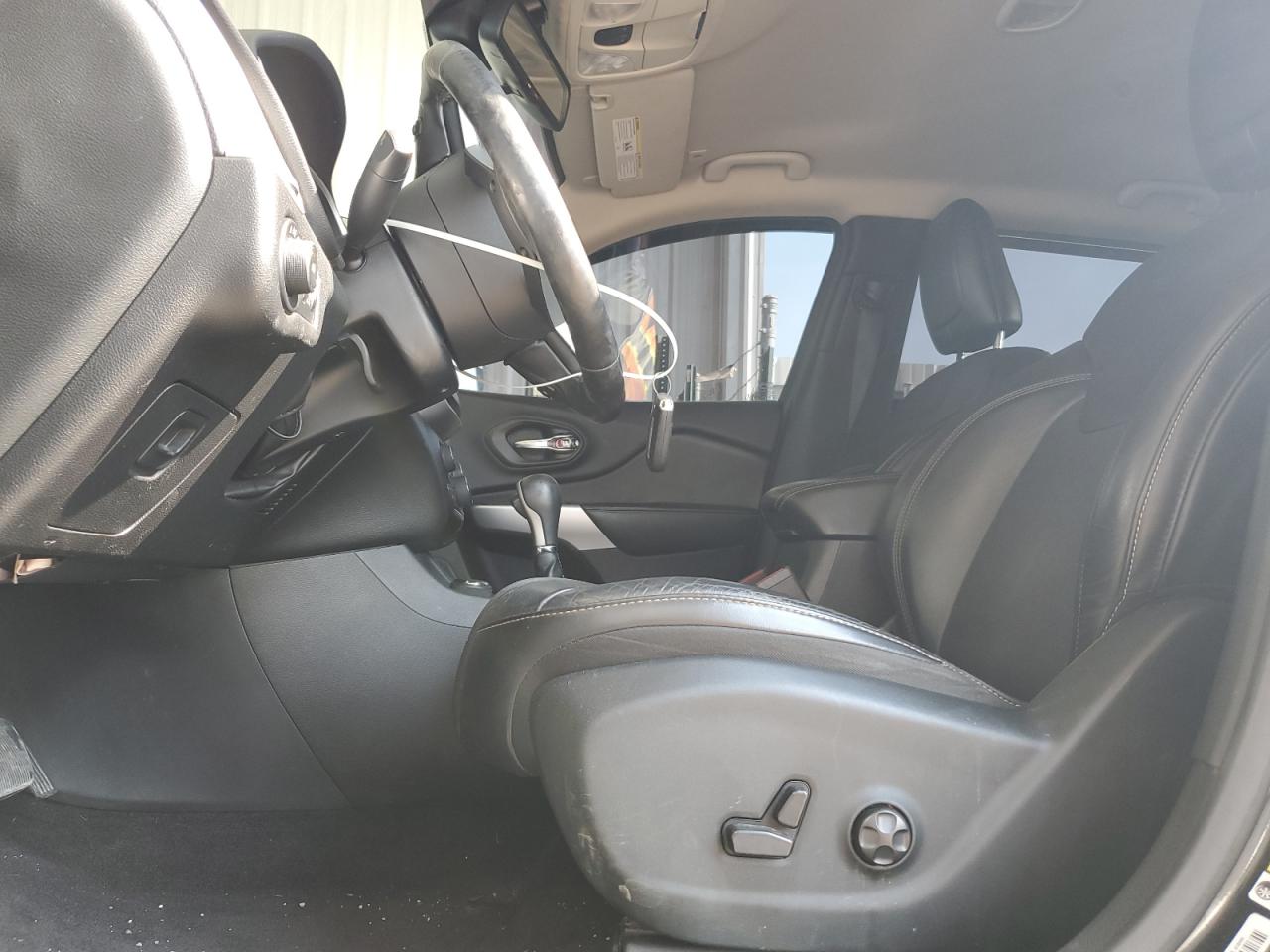 JEEP GRAND CHEROKEE LATITUDE PLUS