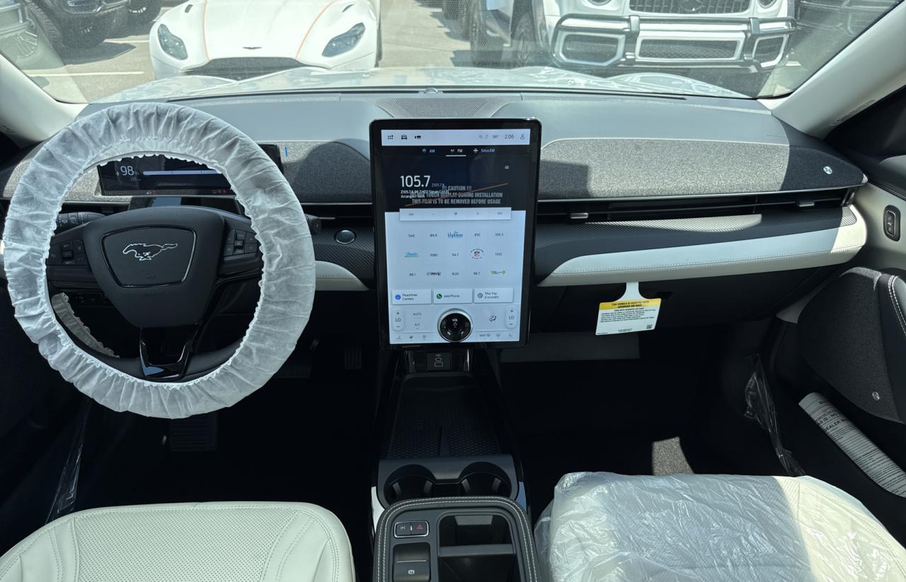 FORD MUSTANG PREMIUM