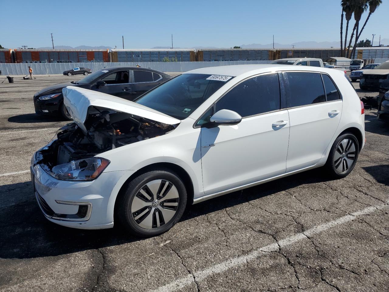 VOLKSWAGEN E-GOLF SE