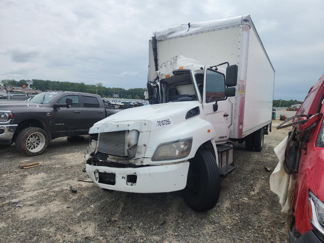 Lot #3302644006 2020 HINO 258/268