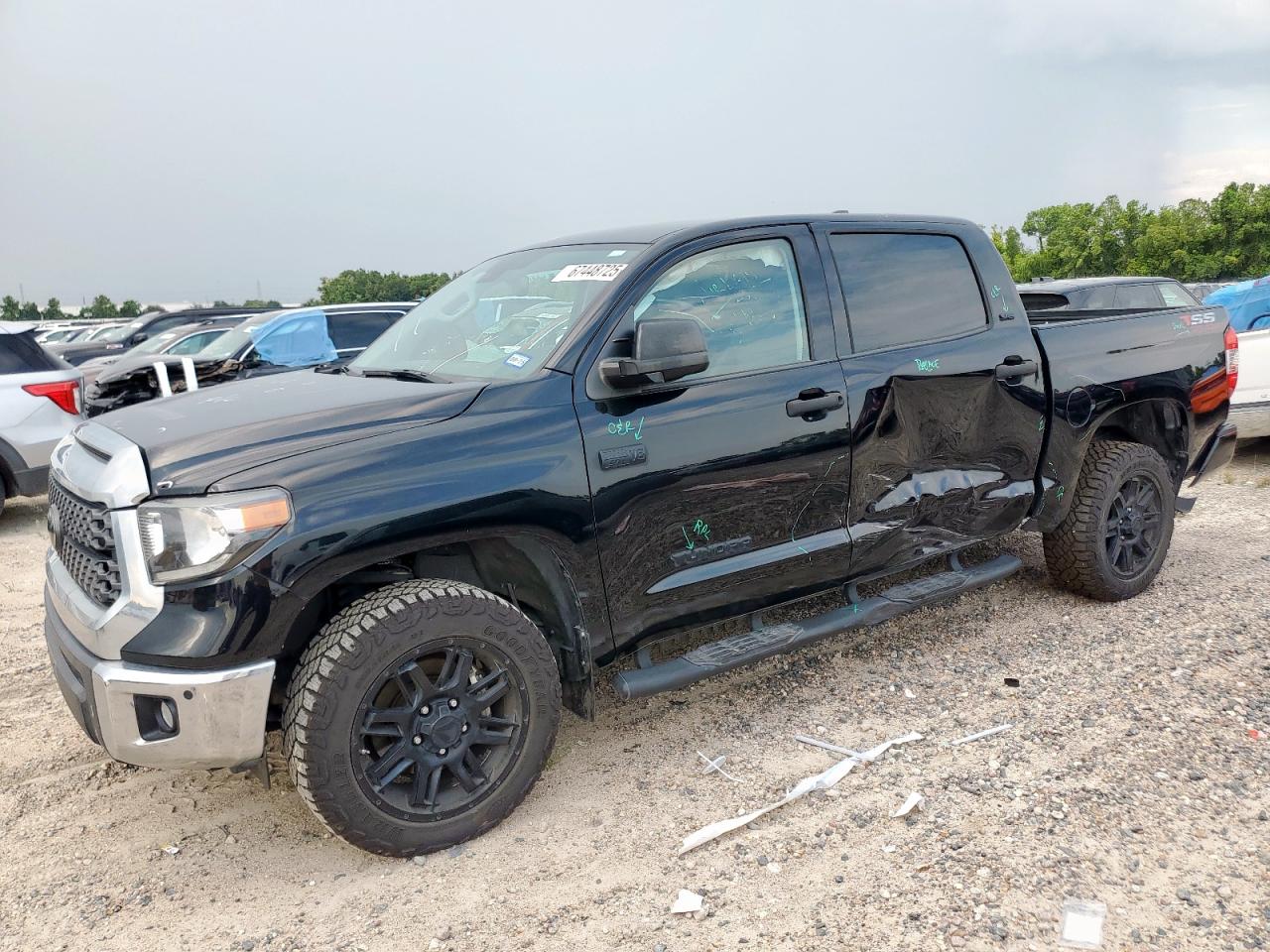TOYOTA TUNDRA CREWMAX SR5