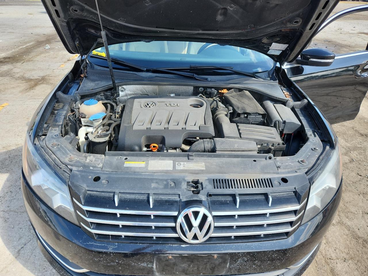 VOLKSWAGEN PASSAT SE