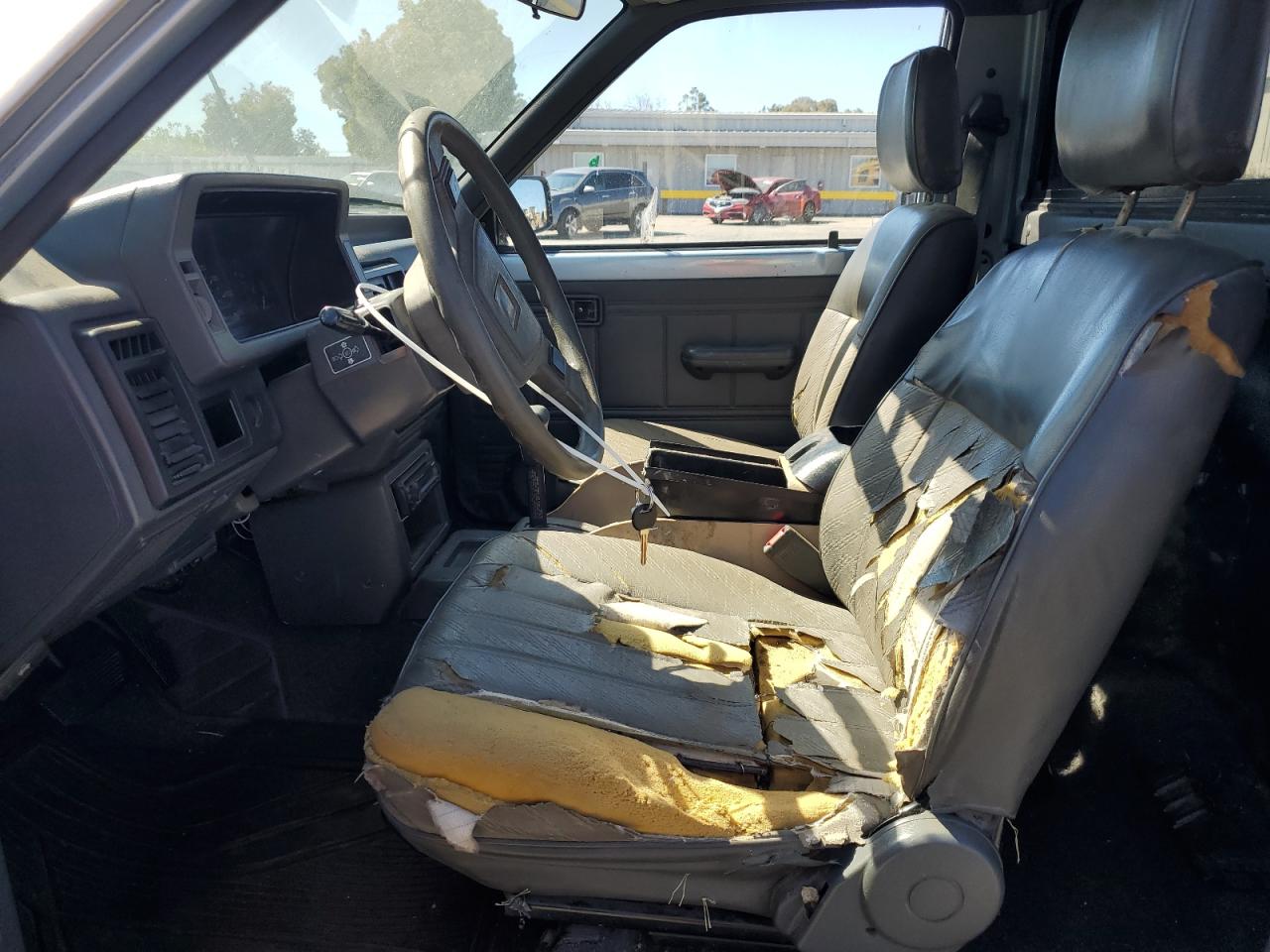 Lot #3308258164 1991 MAZDA B2200 SHORT BED