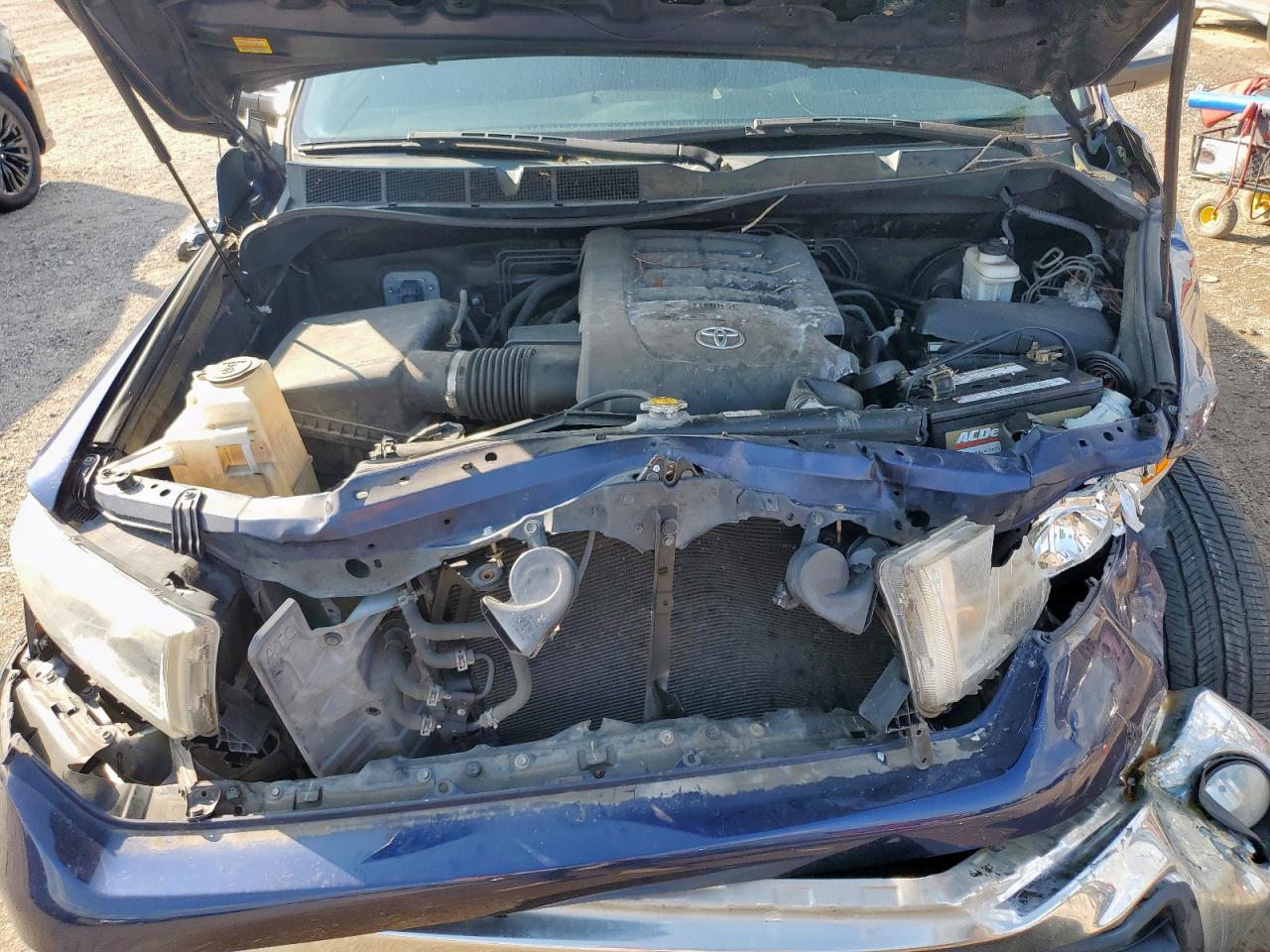 TOYOTA TUNDRA CREWMAX SR5