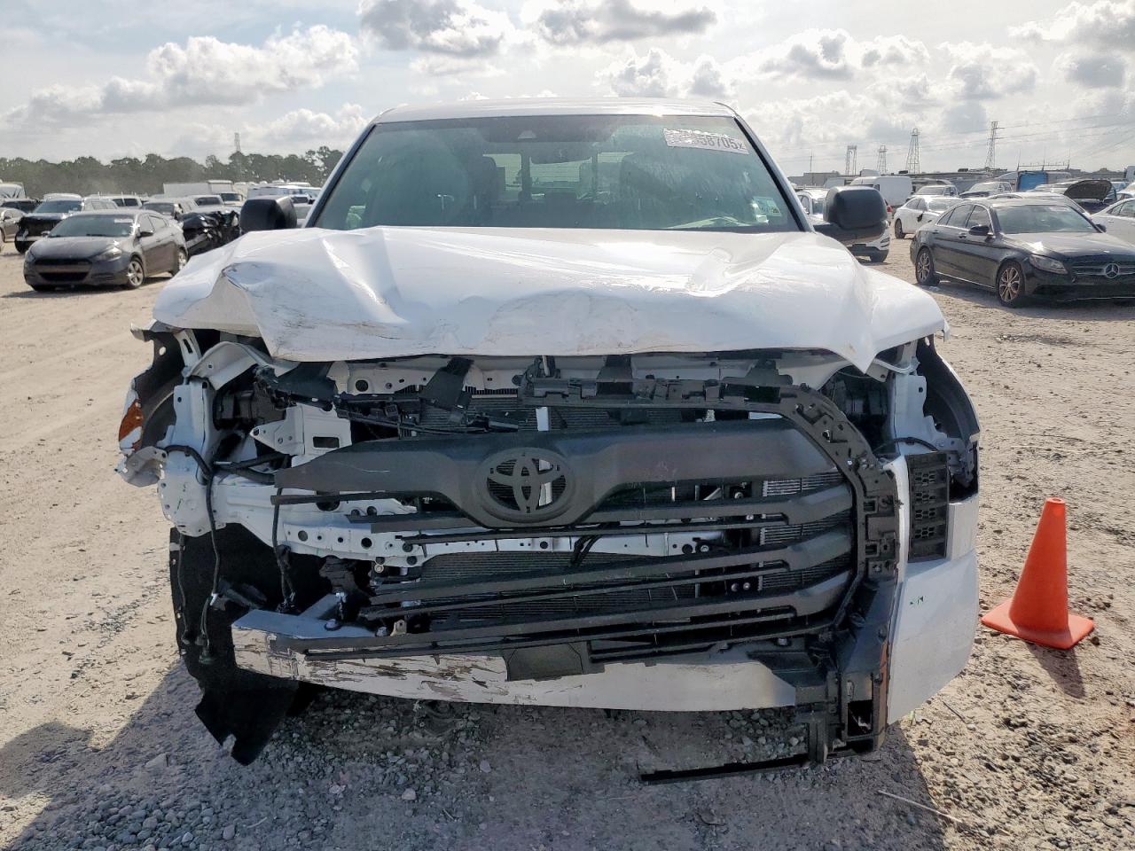 TOYOTA TUNDRA DOUBLE CAB SR